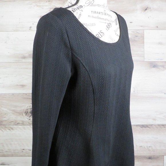Divided*Women's Long Sleeve Crew Neck Wavy Curved Hem Sweater~Size Large (Black) - Picture 2 of 12